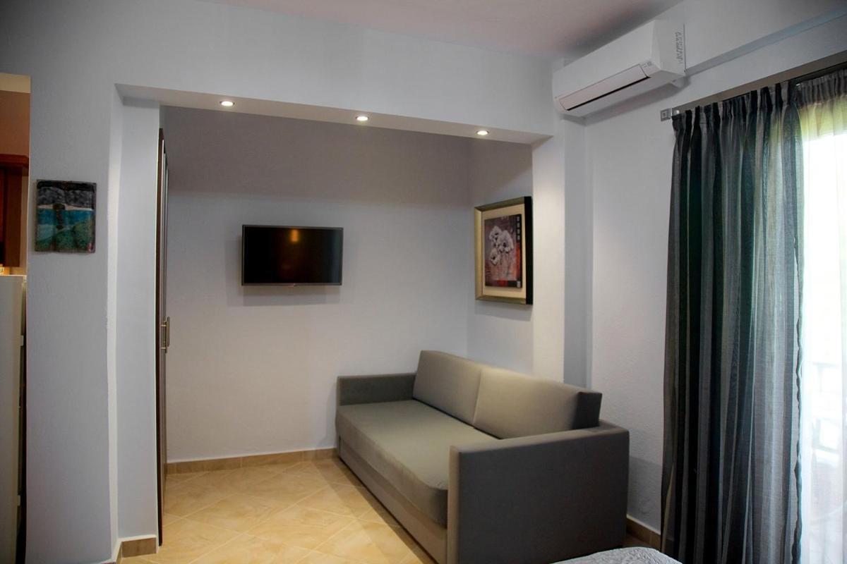 Stamos Apartments And Studios Vourvourou Rom bilde