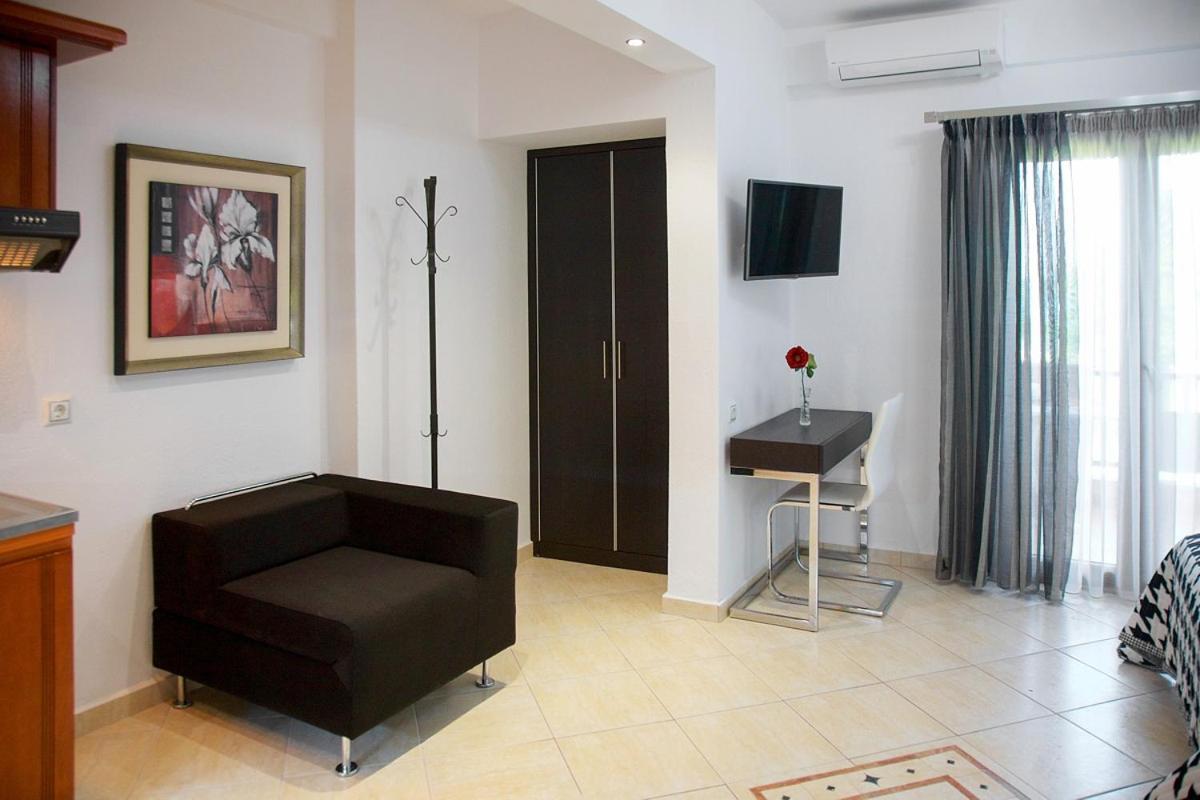 Stamos Apartments And Studios Vourvourou Rom bilde