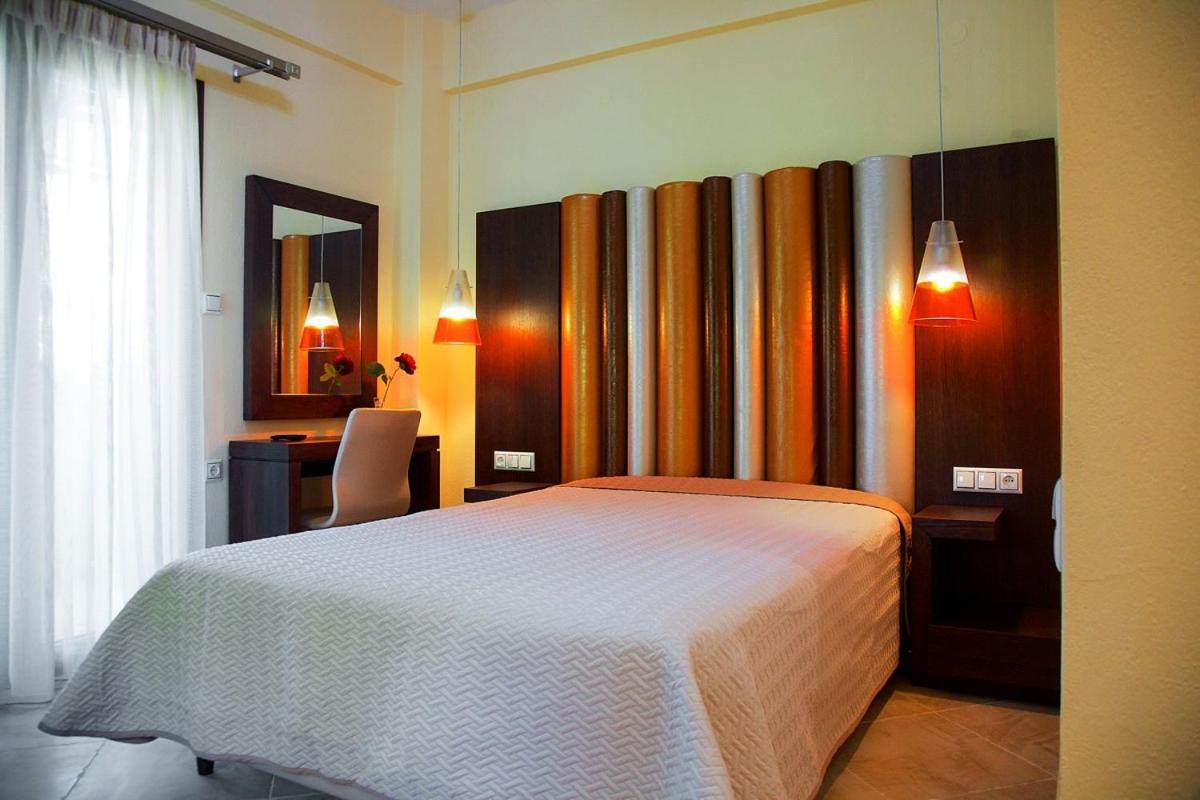 Stamos Apartments And Studios Vourvourou Rom bilde