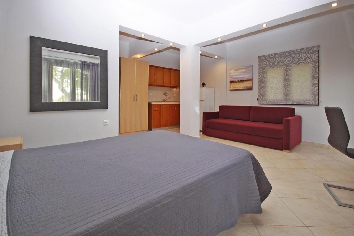 Stamos Apartments And Studios Vourvourou Rom bilde